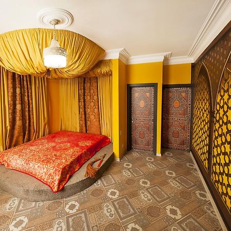 Dating Hotel Cherry Twins (Adults Only) Kiev Exterior foto