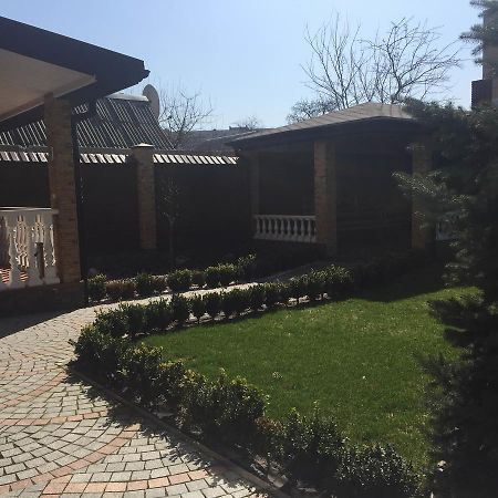 Dating Hotel Cherry Twins (Adults Only) Kiev Exterior foto